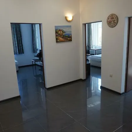 Seaside Guest * Μπουργκάς